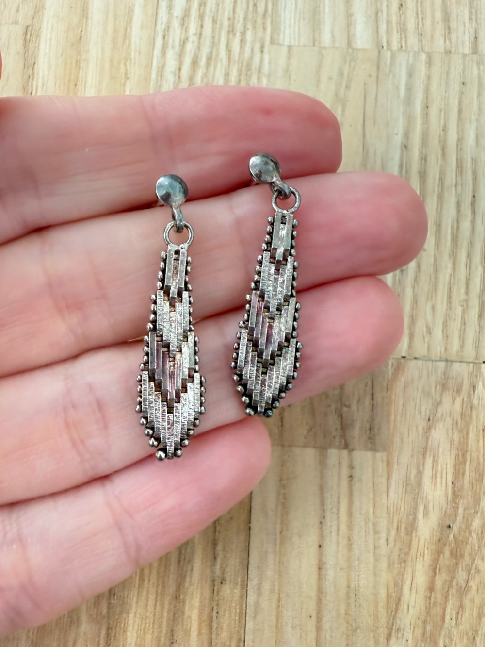 Vintage 925 sterling silver woven mesh chevron dangle earrings